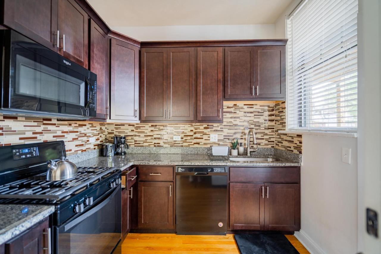 3-Bedroom Gem Apt With In-Unit Laundry - Lawndale 1 & 2 Rep ชิคาโก ภายนอก รูปภาพ