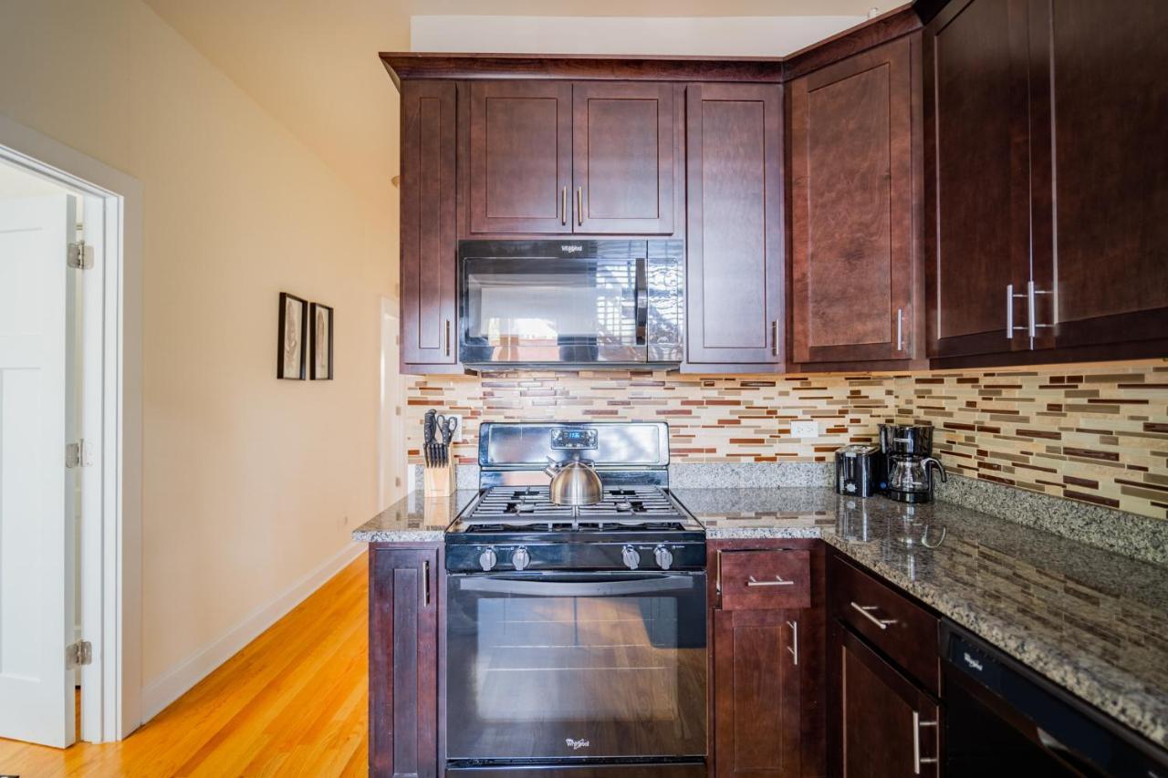 3-Bedroom Gem Apt With In-Unit Laundry - Lawndale 1 & 2 Rep ชิคาโก ภายนอก รูปภาพ